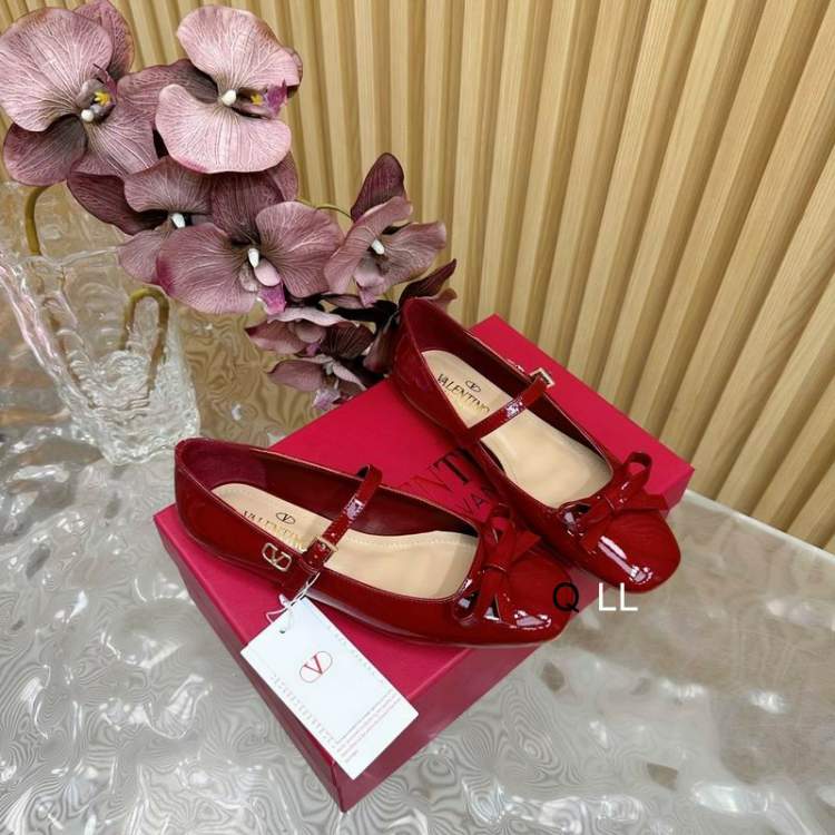 Picture of Valentino Shoes _SKUValentinosz35-40LL120219982